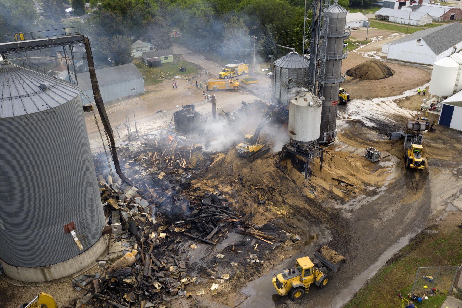 APTOPIX Grain Elevator Fire